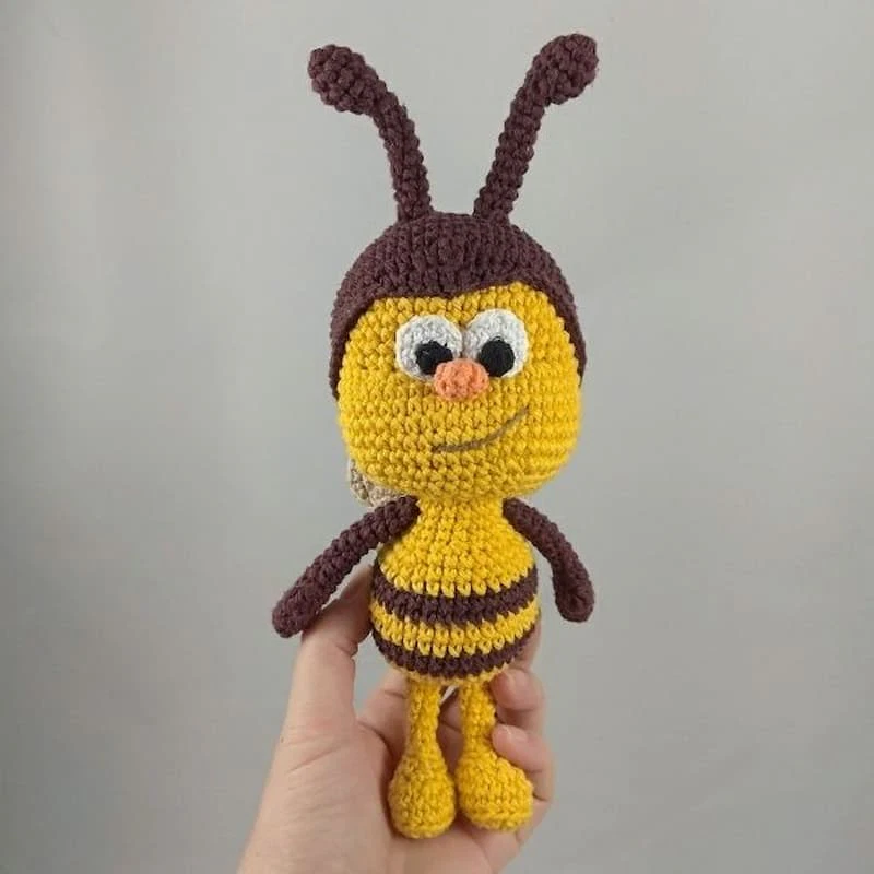 Abejita bichikids amigurumi a crochet