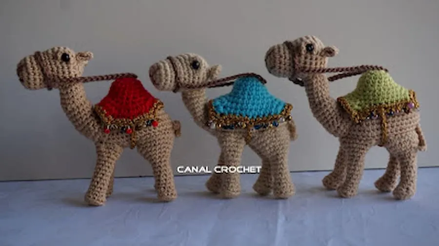 Patrón gratis camellos amigurumi crochet