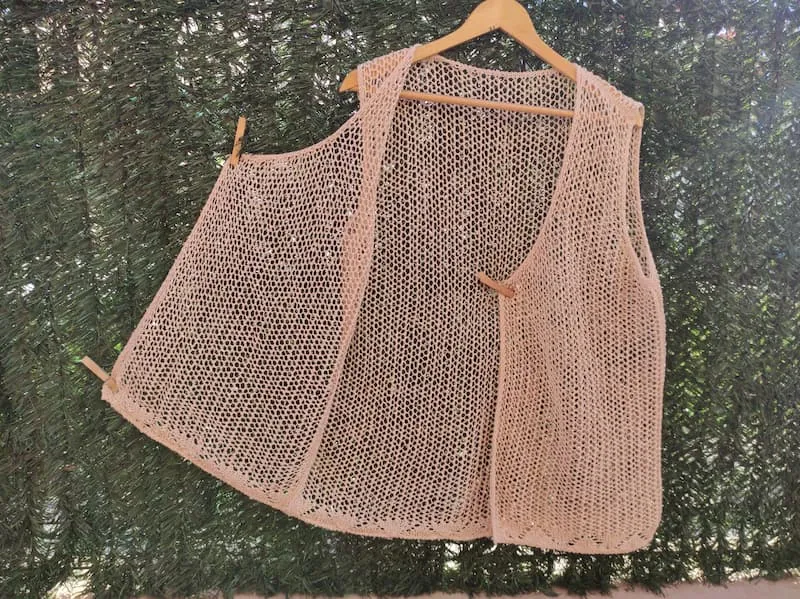 Patrón gratis chaleco calado Brisa dos agujas