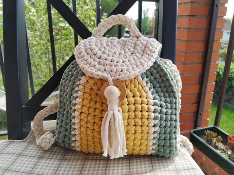 Patrón gratis mochila crochet