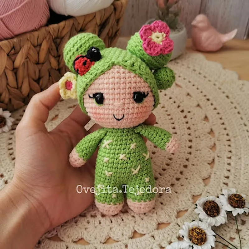 Patrón gratis muñeca cactus cactrina amigurumi