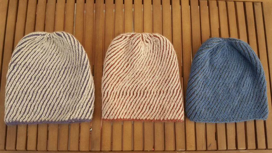 Patrón gratis Gorros brioche a 2 colores