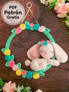 Corona de puerta conejo amigurumi