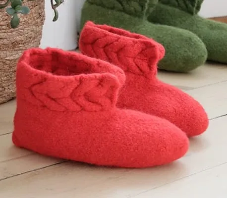 Zapatillas fieltradas dos agujas