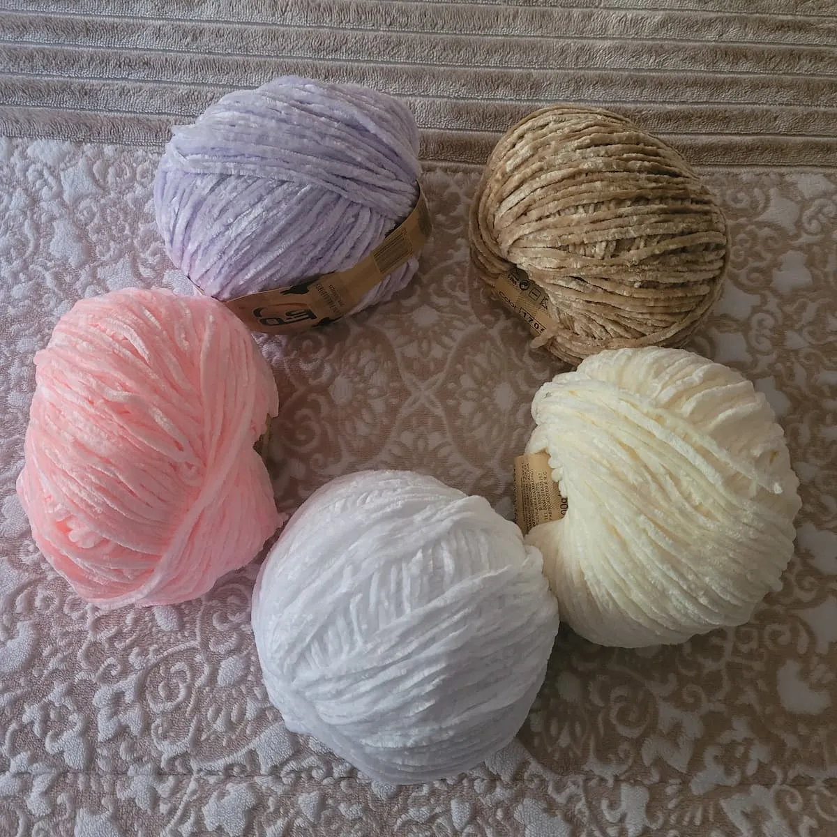 Hilo Chenilla Tercciopelo Pin