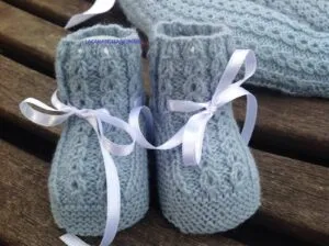 Patrón gratis botitas dos agujas