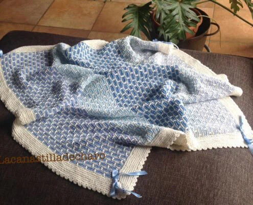 Patrón gratis manta bebé dos agujas