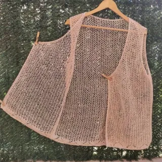 Patrón gratis chaleco calado Brisa dos agujas